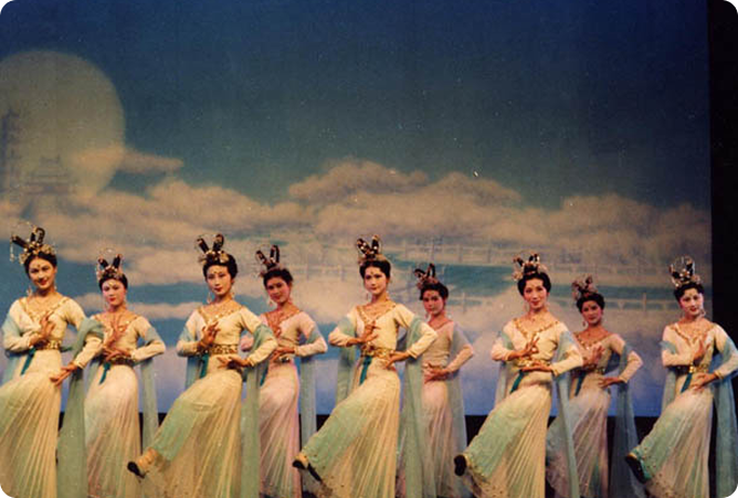 nine women dancing